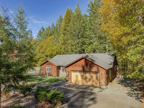 Tiny photo for 4027 Azalea Drive, Grants Pass, OR 97526 (MLS # 220211572)