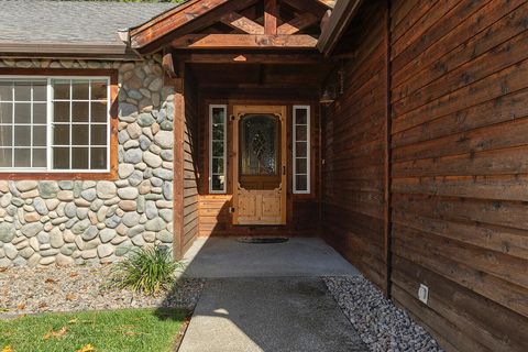 Tiny photo for 4027 Azalea Drive, Grants Pass, OR 97526 (MLS # 220211572)