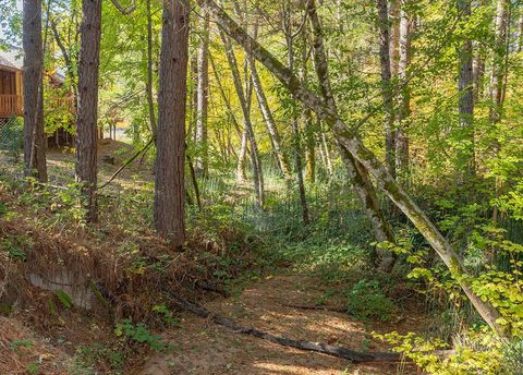 Tiny photo for 4027 Azalea Drive, Grants Pass, OR 97526 (MLS # 220211572)