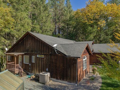 Tiny photo for 4027 Azalea Drive, Grants Pass, OR 97526 (MLS # 220211572)