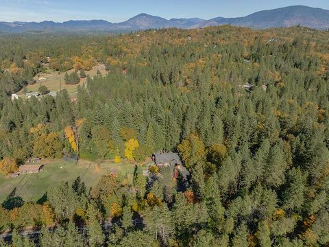 Tiny photo for 4027 Azalea Drive, Grants Pass, OR 97526 (MLS # 220211572)