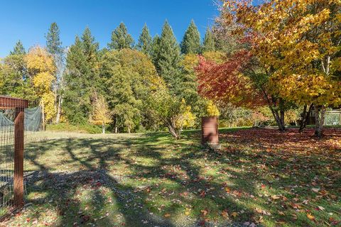 Tiny photo for 4027 Azalea Drive, Grants Pass, OR 97526 (MLS # 220211572)
