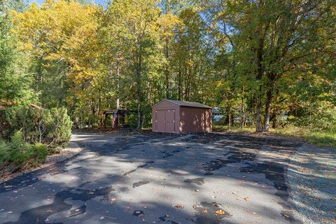 Tiny photo for 4027 Azalea Drive, Grants Pass, OR 97526 (MLS # 220211572)