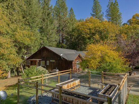 Tiny photo for 4027 Azalea Drive, Grants Pass, OR 97526 (MLS # 220211572)