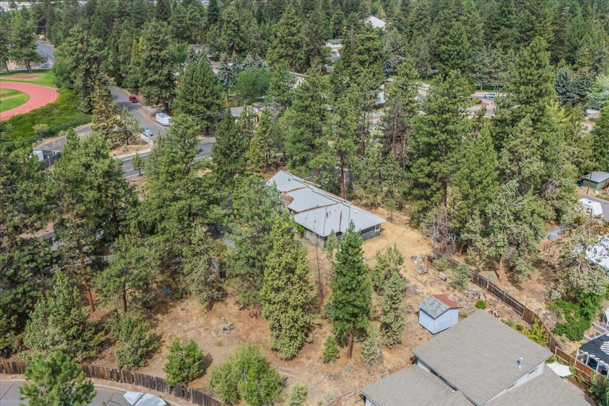 438 NE 9th Street