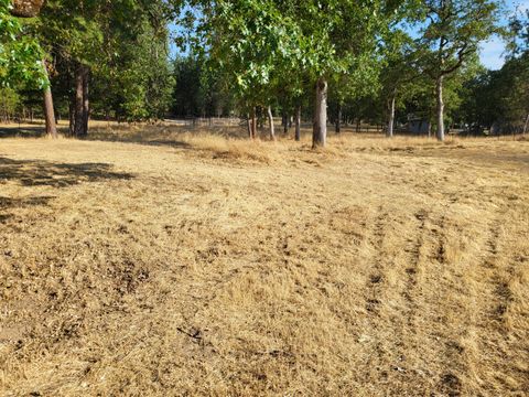 Tiny photo for 600 Hartsfield Lane, Merlin, OR 97532 (MLS # 220210299)