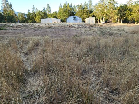 Tiny photo for 600 Hartsfield Lane, Merlin, OR 97532 (MLS # 220210299)