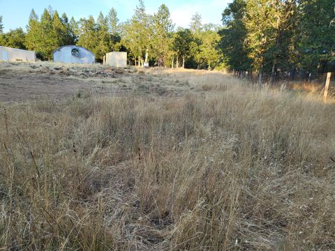 Tiny photo for 600 Hartsfield Lane, Merlin, OR 97532 (MLS # 220210299)