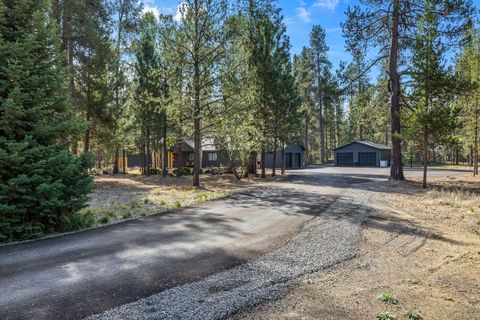 Tiny photo for 15943 Cascade Lane, La Pine, OR 97739 (MLS # 220210277)