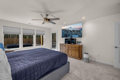 Tiny photo for 15943 Cascade Lane, La Pine, OR 97739 (MLS # 220210277)
