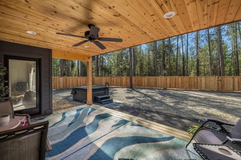 Tiny photo for 15943 Cascade Lane, La Pine, OR 97739 (MLS # 220210277)
