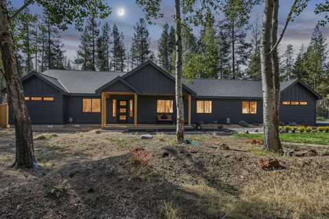 Tiny photo for 15943 Cascade Lane, La Pine, OR 97739 (MLS # 220210277)