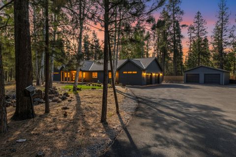 Tiny photo for 15943 Cascade Lane, La Pine, OR 97739 (MLS # 220210277)