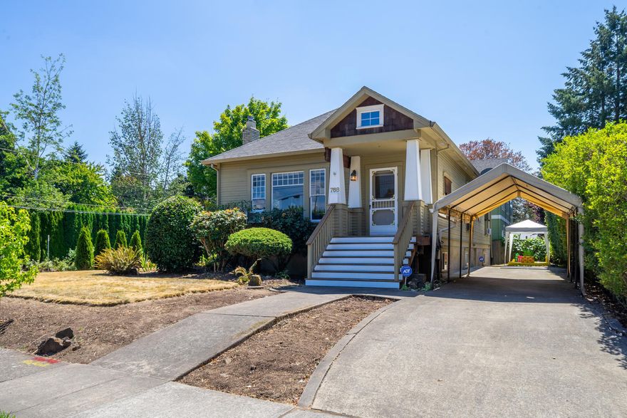 Click Vtour for 3D Walkthrough & More! Charming Bungalow in Central Hillsboro. Covered porch. Enter to spacious entry w tile flooring & high ceilings throughout main level. Light filled living features built-ins & hardwood flooring. Bay window in dining. Remodeled kitchen features farmhouse sink, soft close cabinets, 5 burner gas range w double ovens, & pot filler. 3 generous beds. Soaking tub in beautifully updated full bath. Ample space in unfinished basement. Potential ADU? Covered back deck.