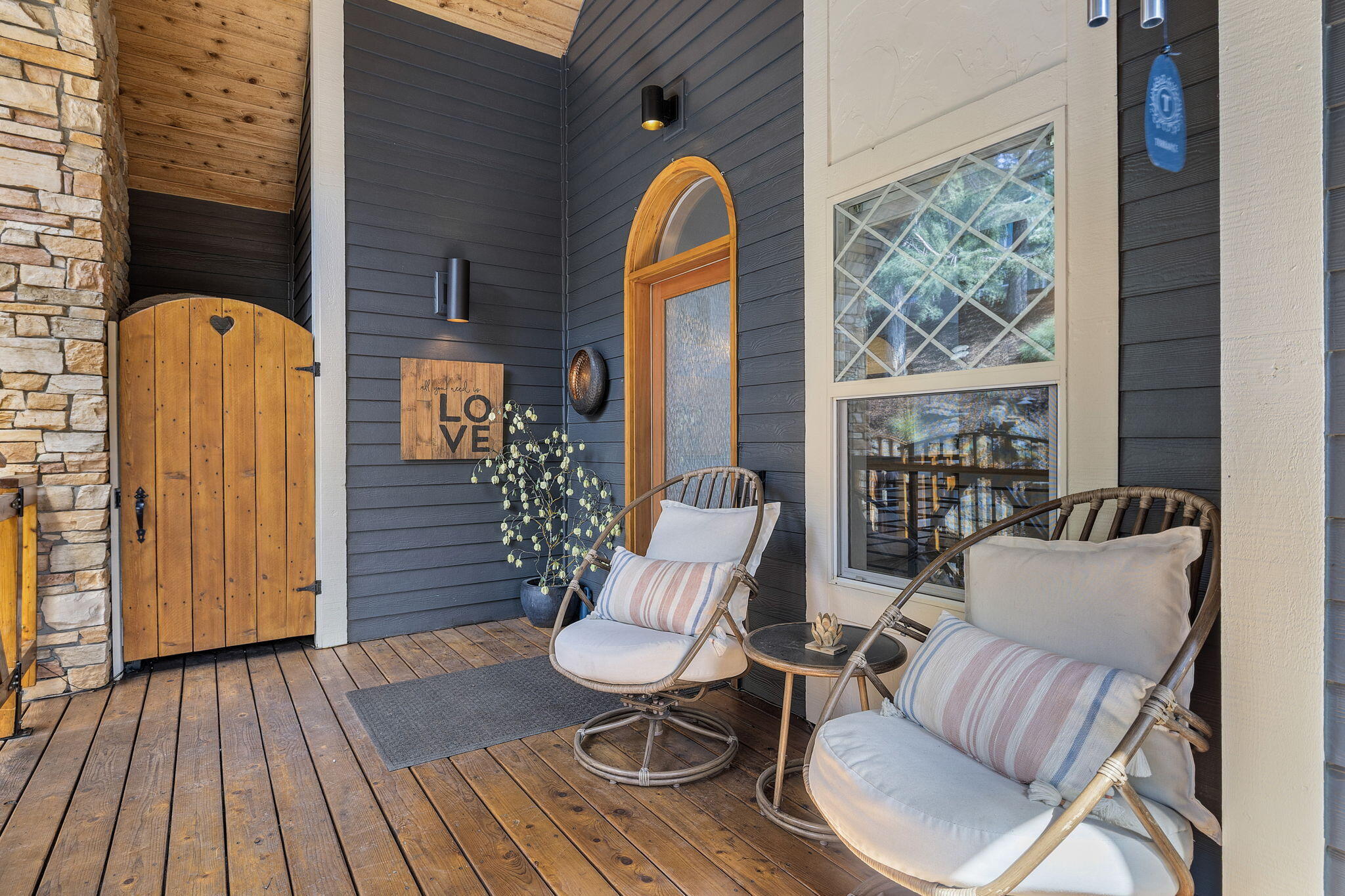 3042 NW Colonial Drive