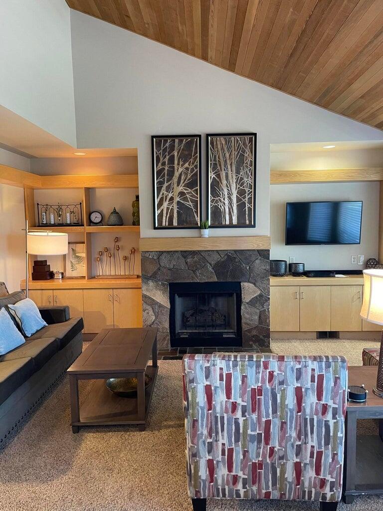 Eagle Crest - Residential