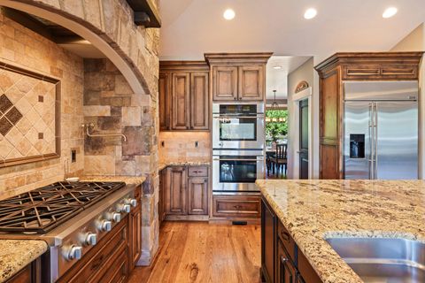 Tiny photo for 2885 NW Perlette Lane, Bend, OR 97703 (MLS # 220210255)