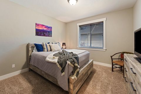 Tiny photo for 2885 NW Perlette Lane, Bend, OR 97703 (MLS # 220210255)