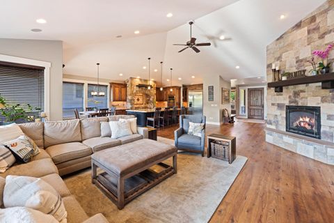 Tiny photo for 2885 NW Perlette Lane, Bend, OR 97703 (MLS # 220210255)