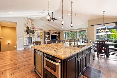 Tiny photo for 2885 NW Perlette Lane, Bend, OR 97703 (MLS # 220210255)
