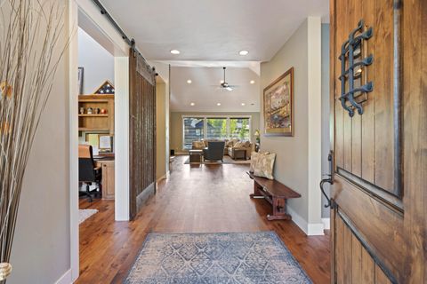 Tiny photo for 2885 NW Perlette Lane, Bend, OR 97703 (MLS # 220210255)