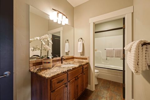 Tiny photo for 2885 NW Perlette Lane, Bend, OR 97703 (MLS # 220210255)