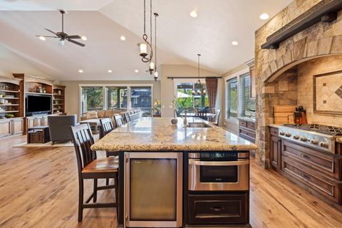 Tiny photo for 2885 NW Perlette Lane, Bend, OR 97703 (MLS # 220210255)