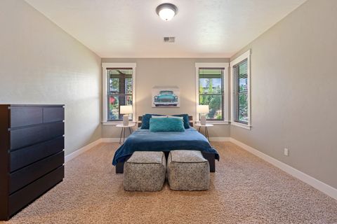 Tiny photo for 2885 NW Perlette Lane, Bend, OR 97703 (MLS # 220210255)