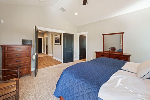 Tiny photo for 2885 NW Perlette Lane, Bend, OR 97703 (MLS # 220210255)
