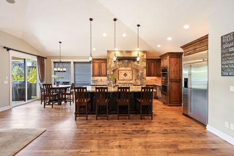 Tiny photo for 2885 NW Perlette Lane, Bend, OR 97703 (MLS # 220210255)