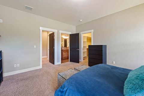 Tiny photo for 2885 NW Perlette Lane, Bend, OR 97703 (MLS # 220210255)