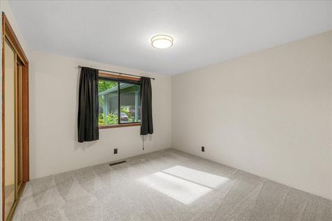 Tiny photo for 2981 Rosewood Street, Medford, OR 97504 (MLS # 220219916)