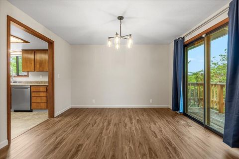 Tiny photo for 2981 Rosewood Street, Medford, OR 97504 (MLS # 220219916)