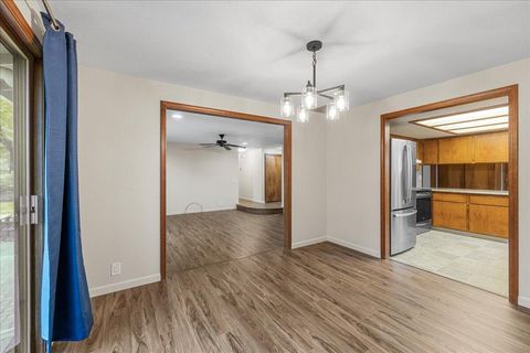 Tiny photo for 2981 Rosewood Street, Medford, OR 97504 (MLS # 220219916)