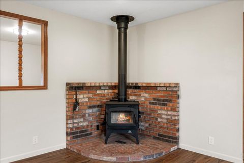 Tiny photo for 2981 Rosewood Street, Medford, OR 97504 (MLS # 220219916)