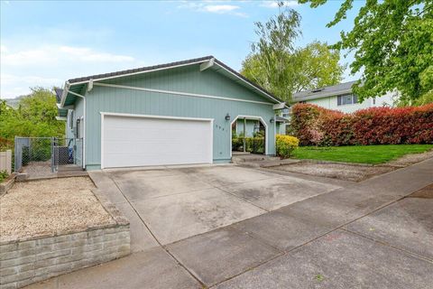 Tiny photo for 2981 Rosewood Street, Medford, OR 97504 (MLS # 220219916)