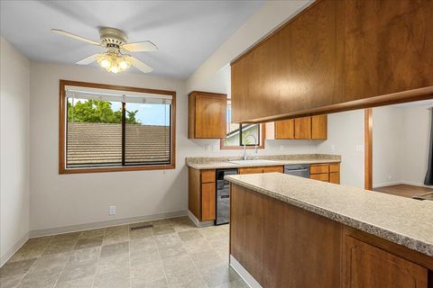 Tiny photo for 2981 Rosewood Street, Medford, OR 97504 (MLS # 220219916)