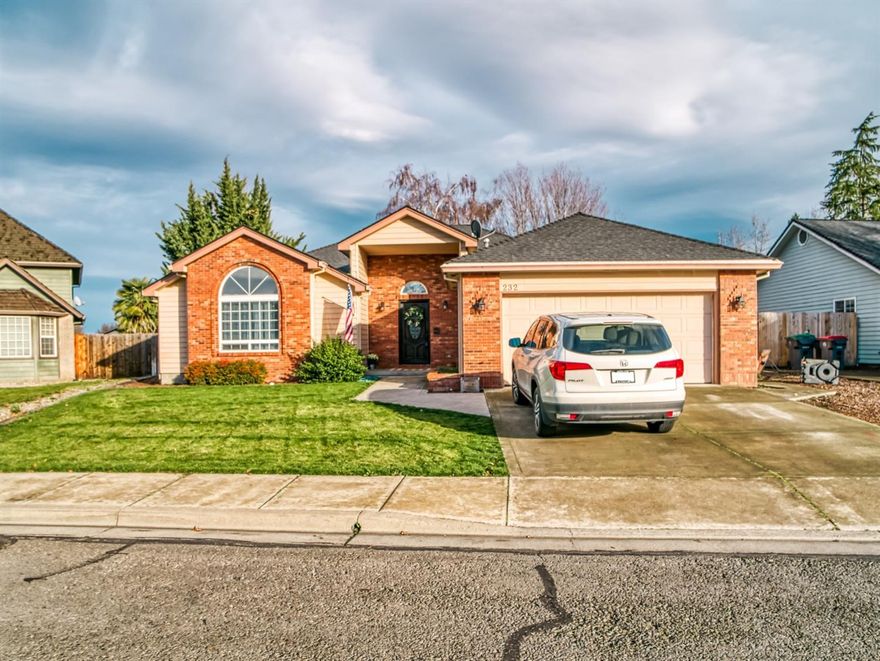 Just Listed - Gorgeous & Turn-Key! Jackson Creek Estates This renovated 3 bedroom 2 bathroom home sits on a Large Private Lot, Tucked in a Peaceful Cul-De-Sac, near a City Park, Schools, and Shopping. Vaulted Ceilings, Amazing Foyer, Tasteful Ship-lap Walls, Neutral Paint, Newer Flooring throughout. Light, Bright Kitchen, includes all Stainless Steel Appliances, Gorgeous Mudroom, Pantry/Laundry Room including front load washer and dryer. Upgraded Electrical and Light Fixtures, New AC and Trex Deck in 2019, and the Roof is only 8 years old. You won't want to Miss this One! *Professional Photos Coming Soon!
