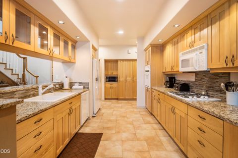 Tiny photo for 57078 Peppermill Circle #34D, Sunriver, OR 97707 (MLS # 220223739)