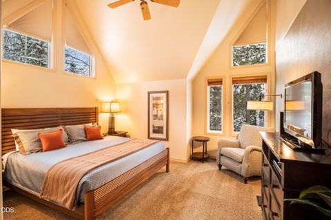Tiny photo for 57078 Peppermill Circle #34D, Sunriver, OR 97707 (MLS # 220223739)