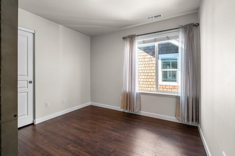 Tiny photo for 20392 Aberdeen Drive, Bend, OR 97702 (MLS # 220219844)