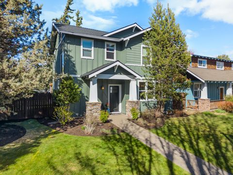 Photo of 20392 Aberdeen Drive, Bend, OR 97702 (MLS # 220219844)