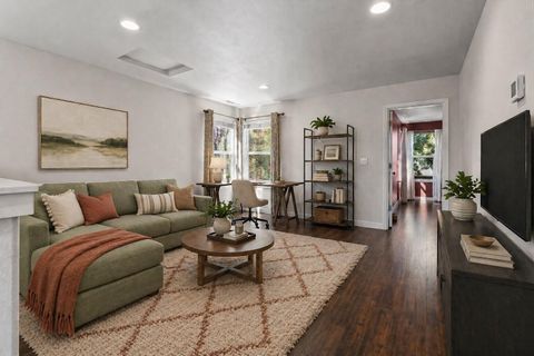 Tiny photo for 20392 Aberdeen Drive, Bend, OR 97702 (MLS # 220219844)