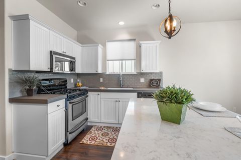 Tiny photo for 20392 Aberdeen Drive, Bend, OR 97702 (MLS # 220219844)