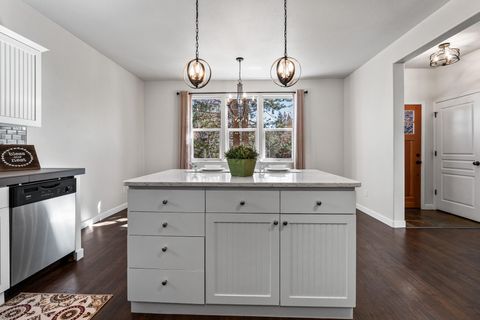 Tiny photo for 20392 Aberdeen Drive, Bend, OR 97702 (MLS # 220219844)