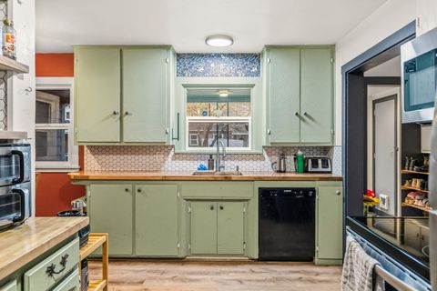 Tiny photo for 46822 Sunset Avenue, Westfir, OR 97492 (MLS # 220216890)