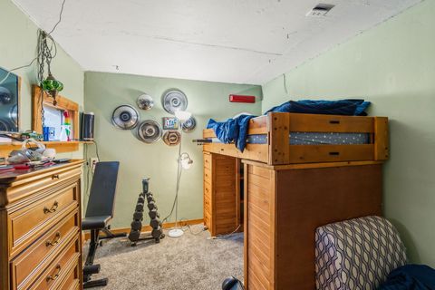 Tiny photo for 46822 Sunset Avenue, Westfir, OR 97492 (MLS # 220216890)