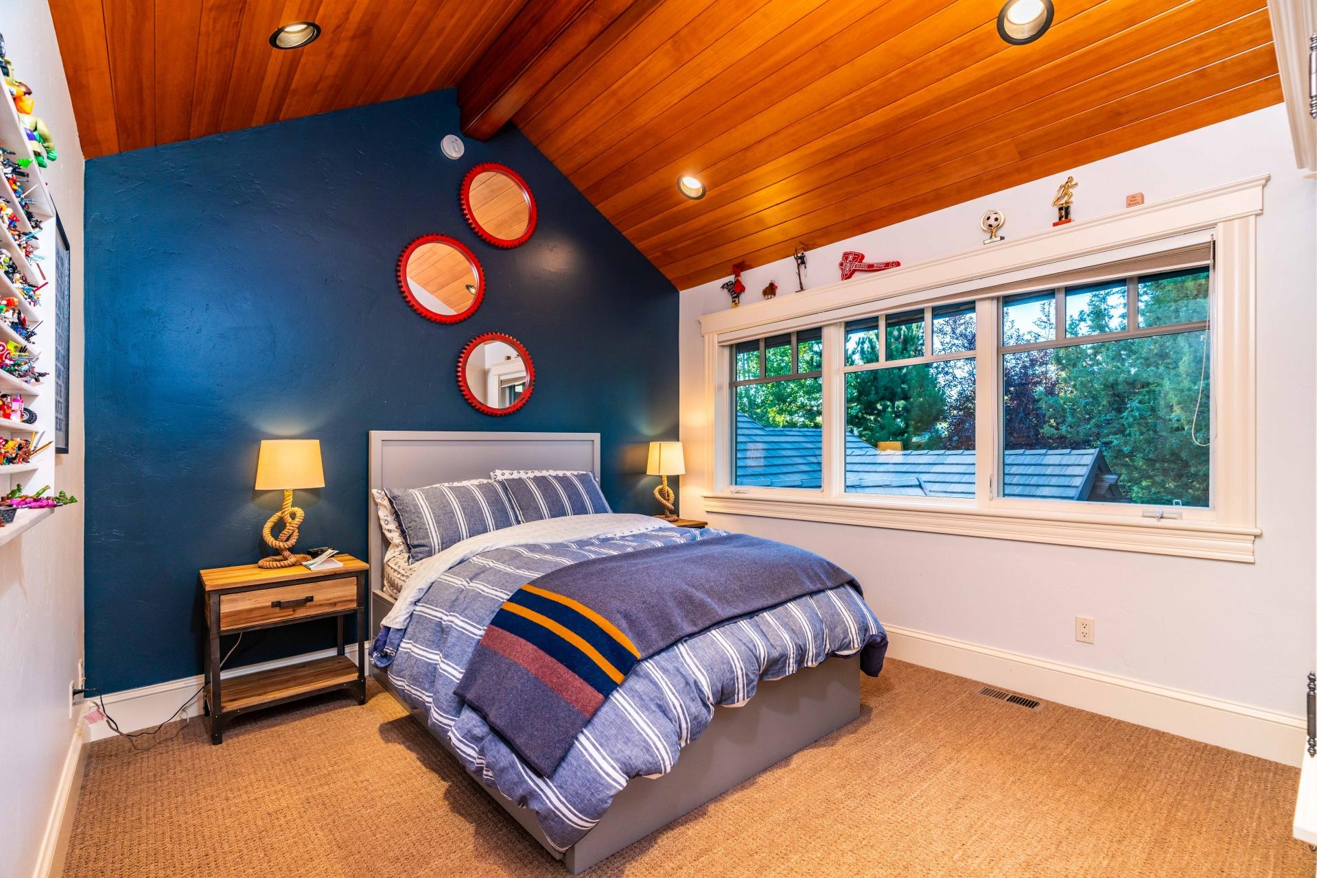 Broken Top - Residential