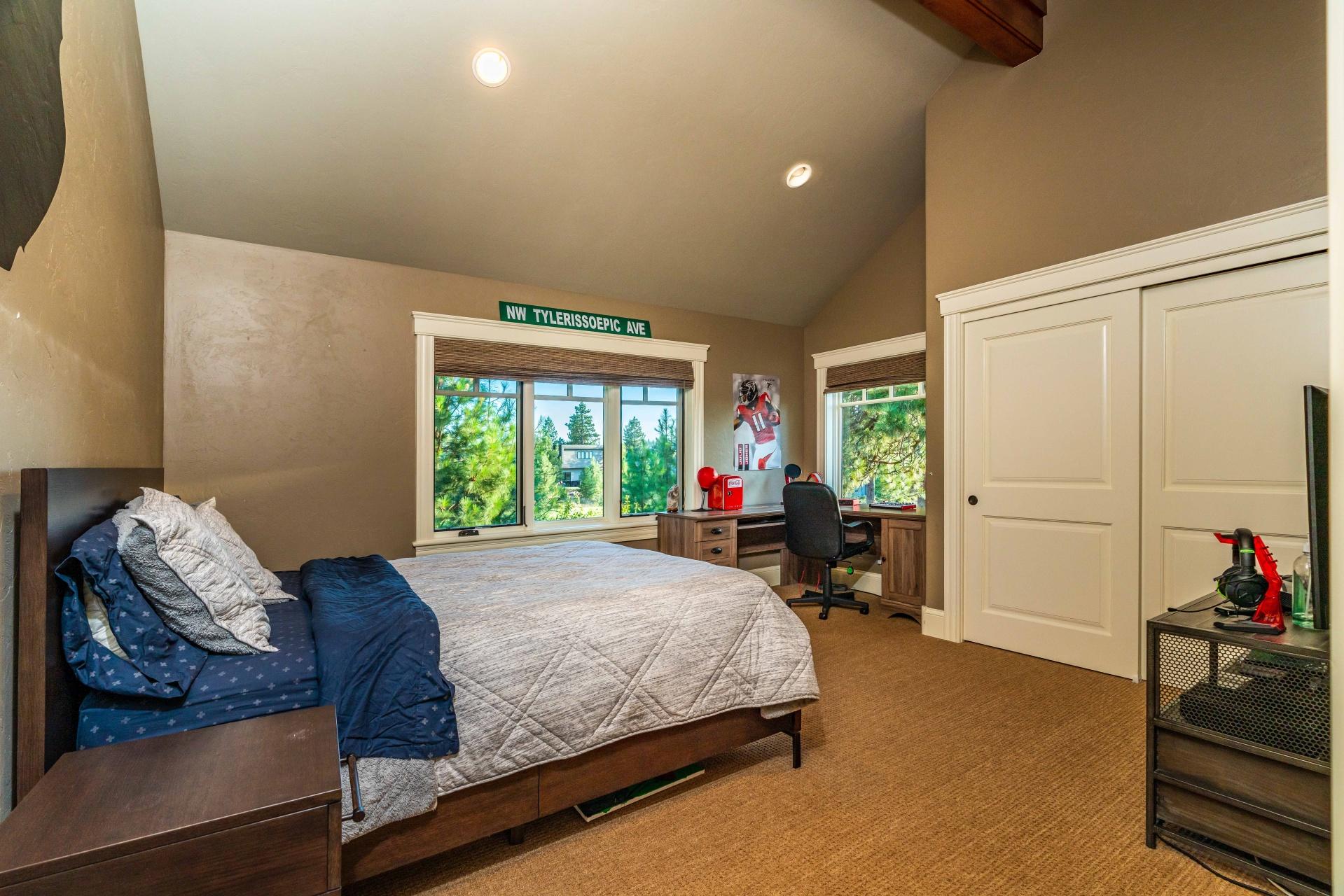 Broken Top - Residential