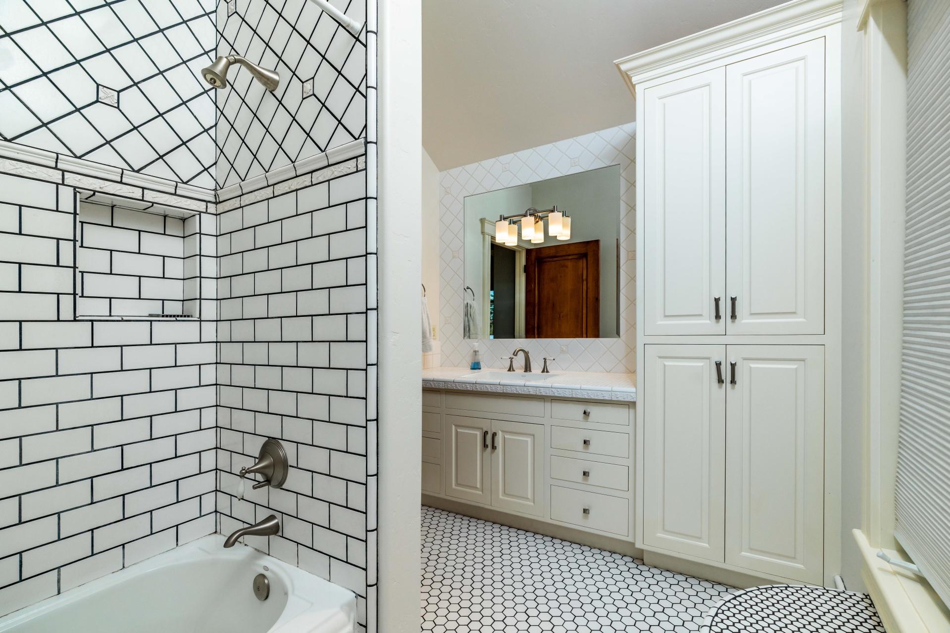 Broken Top - Residential